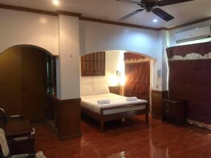 Tahanan Lakeview Hotel