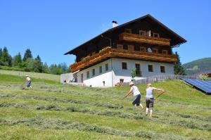 Ferienwohnungen Niederarnigerhof Familie Bauernfeind