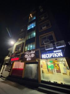 Richa grand in