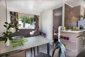 Campings Camping Officiel Siblu Domaine de Kerlann : photos des chambres