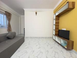 1BHK near Sarjapur road with lift 101