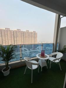 Stunning private Studio Apartment - Elegance Homes