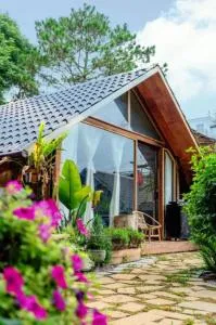 Đồi Gió Hú Homestay & Coffee Măng Đen - Kon Pong