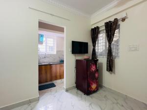 1BHK near Sarjapur road with lift 103