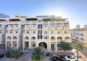 Charming 1 BR Space JVC Autumn 2