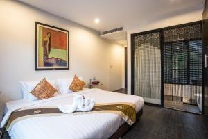 06 - Luxurious & Lavish Getaway in Surin Beach