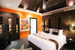 06 - Luxurious & Lavish Getaway in Surin Beach