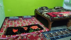 Family Budget full tour Home Stay just 1km to Mahakumbh Sangam