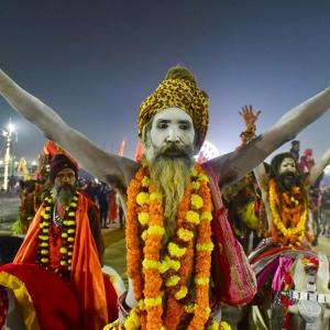 Family Budget full tour Home Stay just 1km to Mahakumbh Sangam