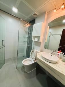 Cozy 2 bedrooms apartment To Ngoc Van