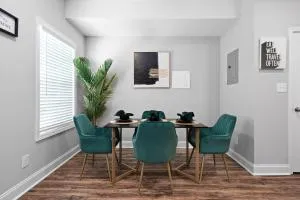 Cozy 2-bedroom condo in lovely Clarksville with WiFi, AC - Pleasant View