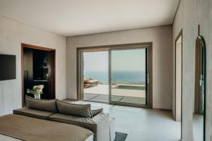 Santorini Sky, Luxury Resort