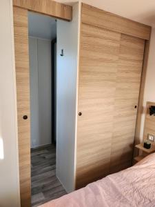 Campings Bungalow 410, 8 pers Camping 4 etoiles Siblu Le Lac des Reves : photos des chambres