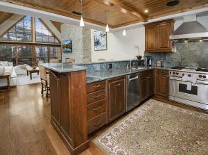 Vail Mountain View #402 condo