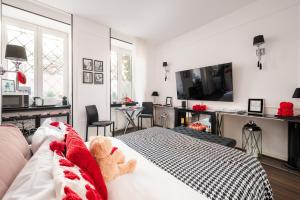 Premium Apart Varsovia Alice 2 by BookingHost