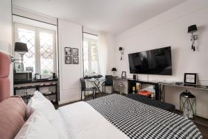 Premium Apart Varsovia Alice 2 by BookingHost