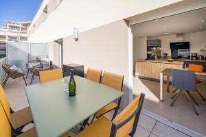 Les Voiles d Azur, Duplex moderne avec vue sur le port et la mer, à 2 minutes des plages