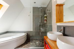 Superbe duplex prox centre-ville Beautiful duplex close to center