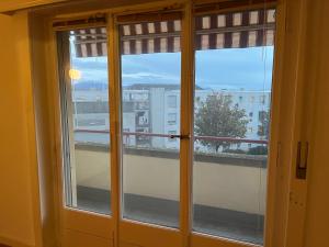 Proximity to the center with a view