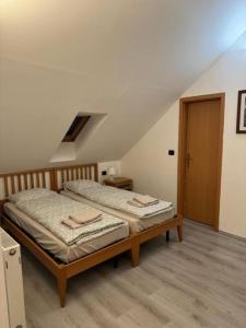 Cool Duplex with terrace near Florenc