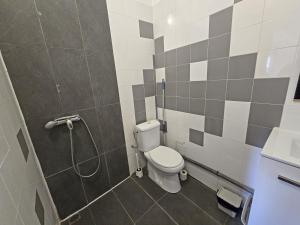 GregBnb - Studio Mezzanine - Cour exterieure - Parking Inclus - Clim