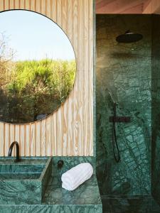 Hutstuf - The Badger & hottub