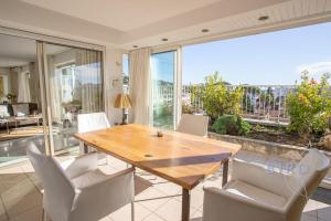 ROOF TERRACE OF 123m2 sea view double garage air conditioning