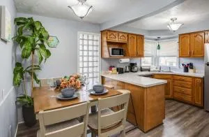 Astonishing Home Mins Away Airport Dwtn UofR andRIT - روتشستر