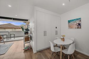 "The Mowbray"-Luxury,rooftop pool,gym,free parking