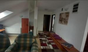 VillaWeb 9rooms - Long term business aparthotel 29 Euro per night per room, min 3months