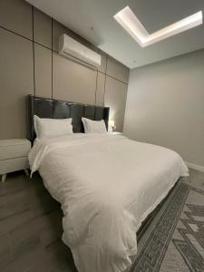 شقة غرفه وصاله بتصميم مودرن وفندقي