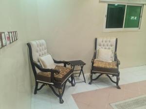 شقة غرفة نوم ومجلس بحي عرقة