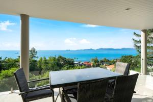 Penthouse 2BR Seaview Top Floor