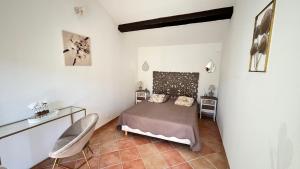 La maison aux volets bleus