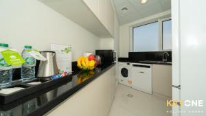 Carson Elegant Living in One Bedroom