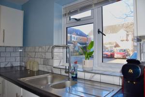 2 Bedroom semi-detached house Luton