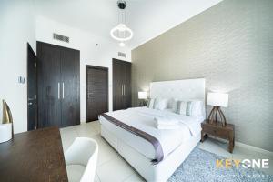 Lavish One Bedroom with Amazing Sun Deck & Pool
