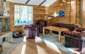 Lovely Home In Ebeltoft