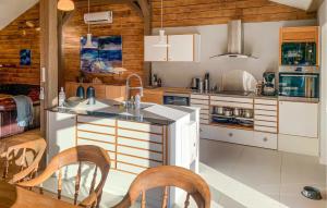 Lovely Home In Ebeltoft