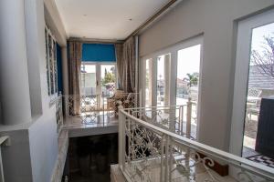 Fresnaye Family home 4 bedrooms No Loadshedding