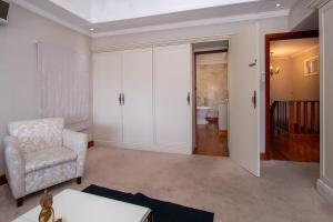 Fresnaye Family home 4 bedrooms No Loadshedding