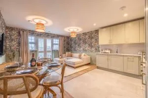 Escape in Style to Windsor with Free Parking - 梅登黑德