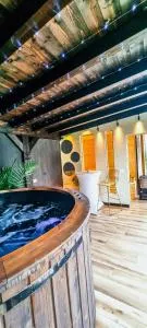 CasaKadd001Luxury Heated Pool Garden PatioBarbeque - Codevigo