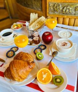 Hotels Hotel & Restaurant LE CENTRAL TROUVILLE : photos des chambres