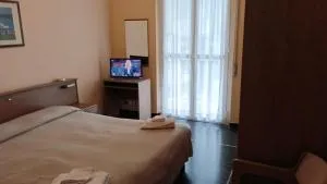 Hotel Piccadilly - 阿尔比索拉马里纳