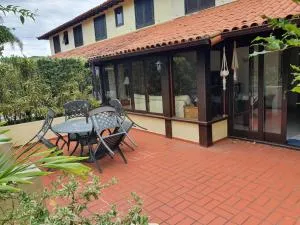 Casa Condomínio com 04 quartos, 200 metros da Praia de Manguinhos - Búzios