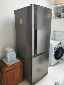 Casa Condomínio com 04 quartos, 200 metros da Praia de Manguinhos