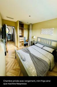 Chambre privée, proche Aéroport et Airbus