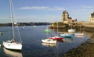 T1 lumineux, Saint Malo-Solidor, parking gratuit