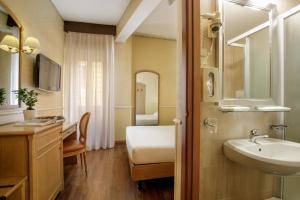 Economy Double Room room in Hotel Santa Costanza